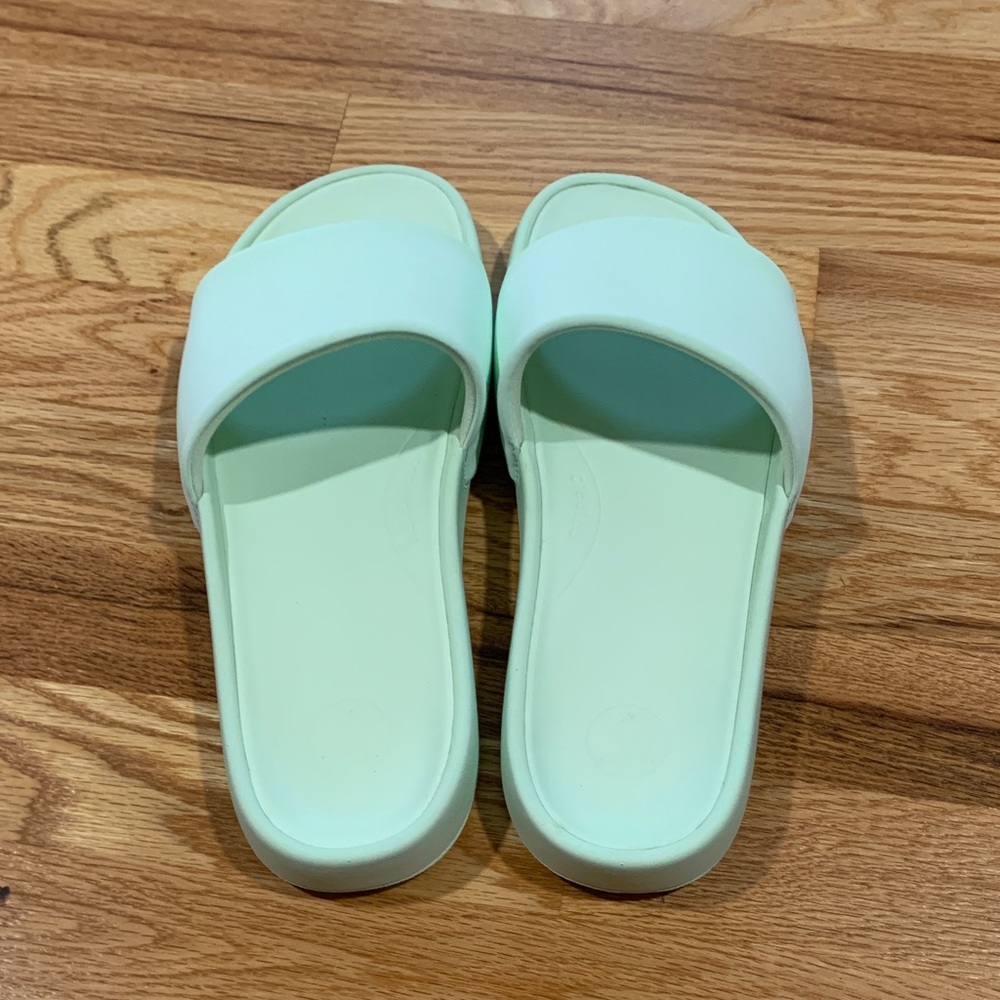 NWT lululemon athletica Kohlrabi Green Slide Sandals Size 9/Women 10.5 - Picture 2 of 5